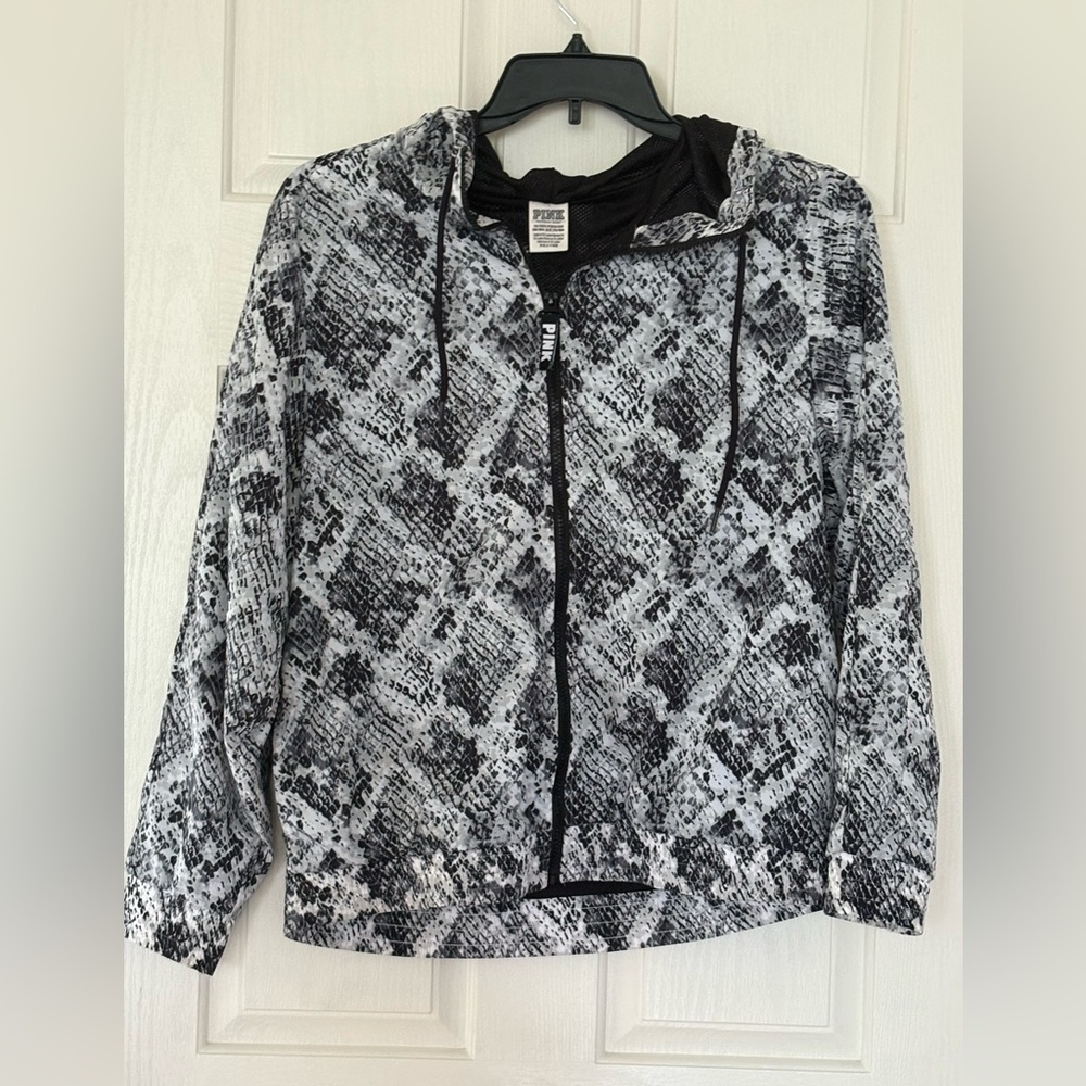 PINK Victoria's Secret Black/White Snake Print Wind Breaker Hoodie jacket XS/S
